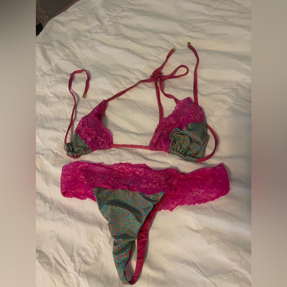 Beach bunny thong bikini brand new lace